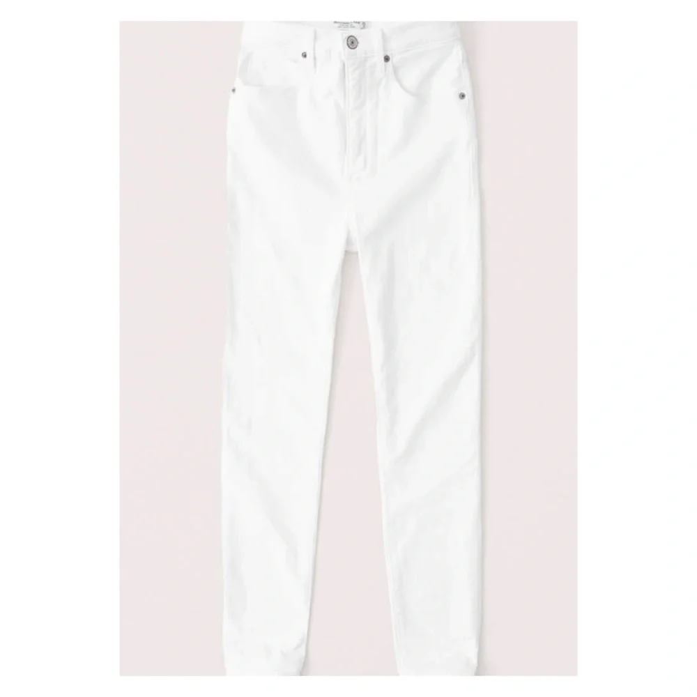 🤍HOST PICK 🤍White Abercrombie Jean - Picture 2 of 7